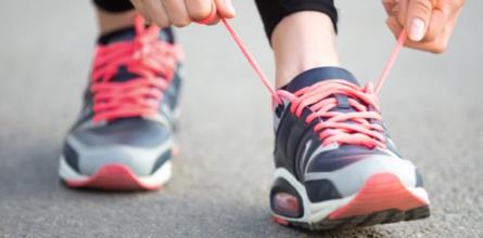 Tying running shoe laces